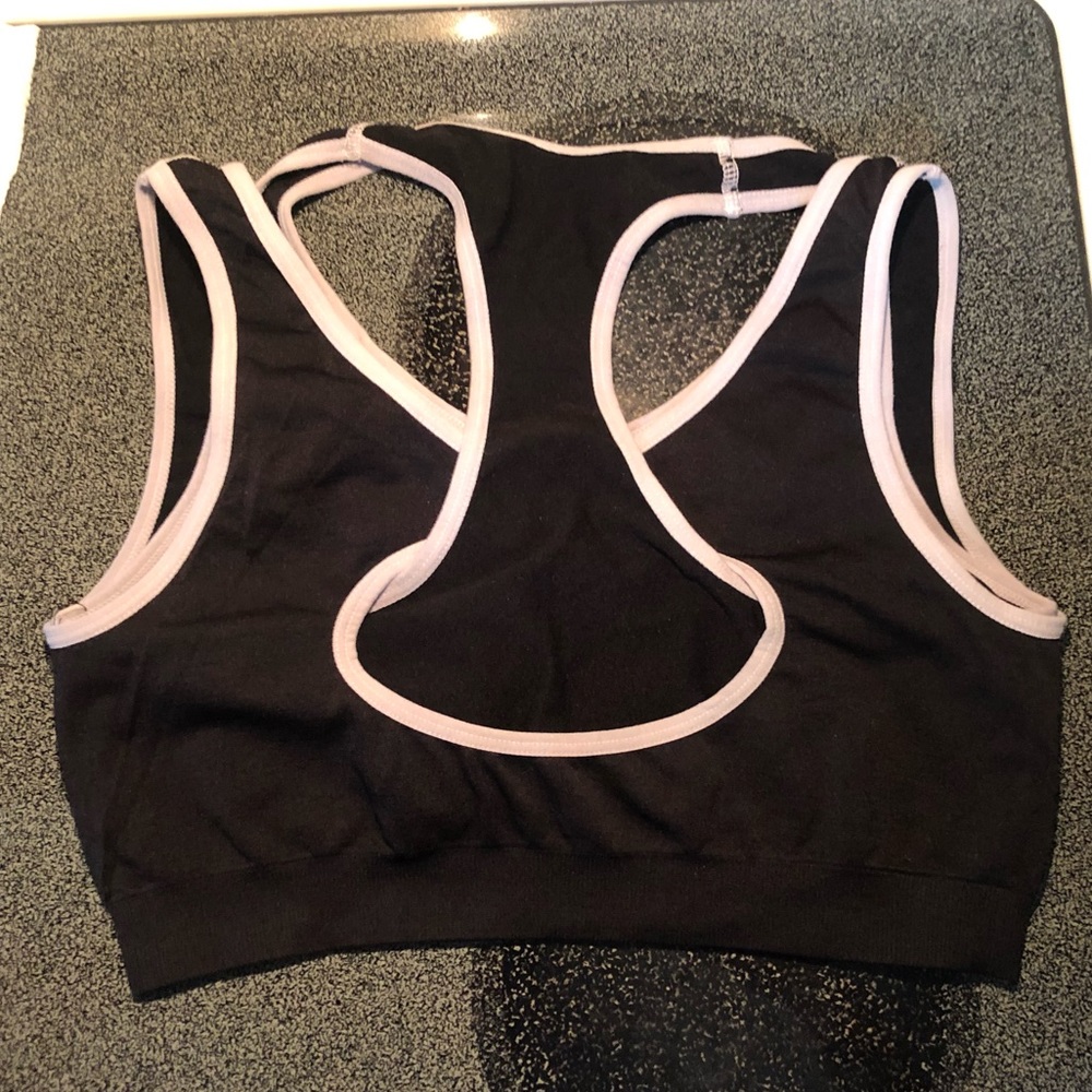 ❤️2 Sports Bras - Picture 2 of 4